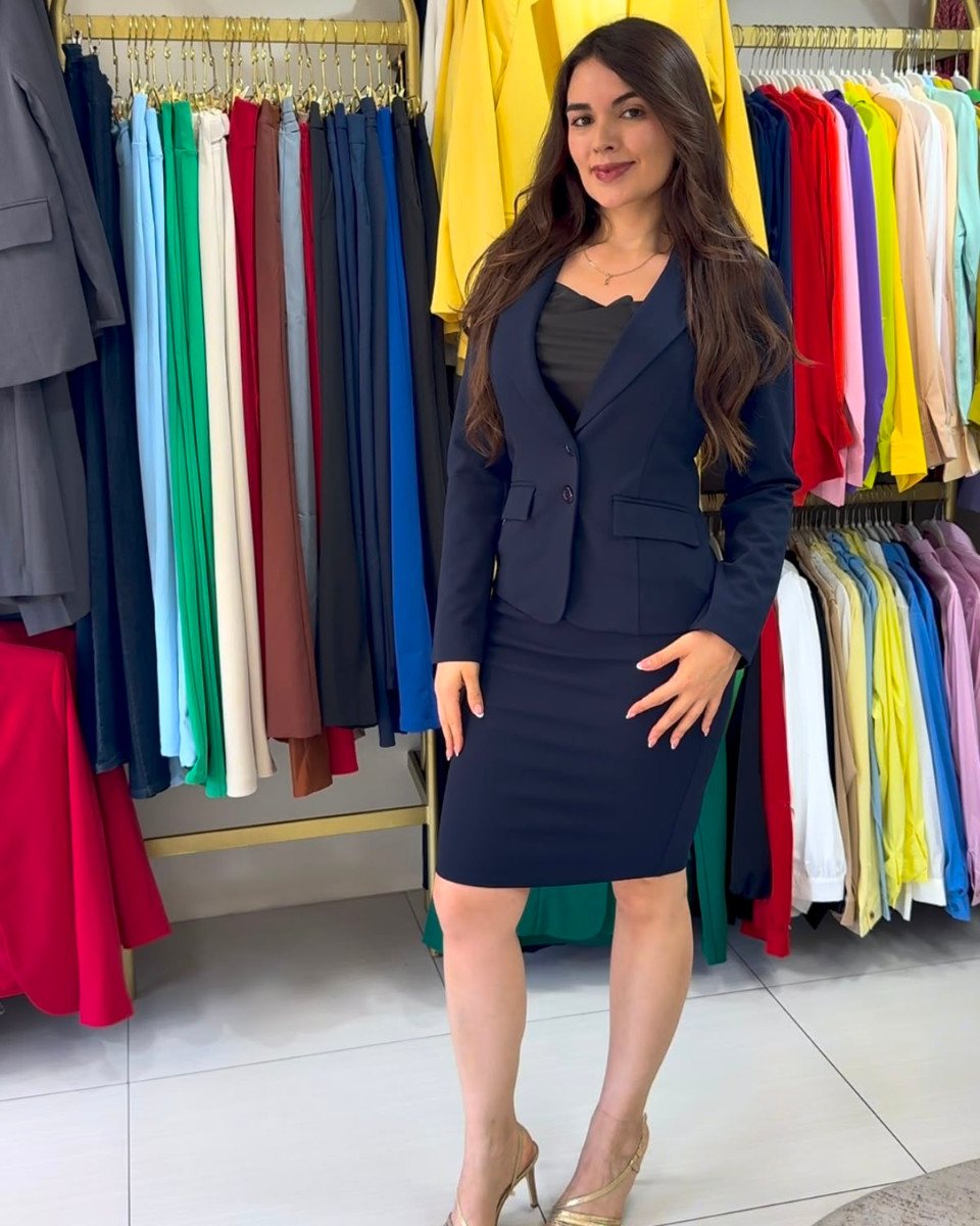 Traje sastre de falda y saco
